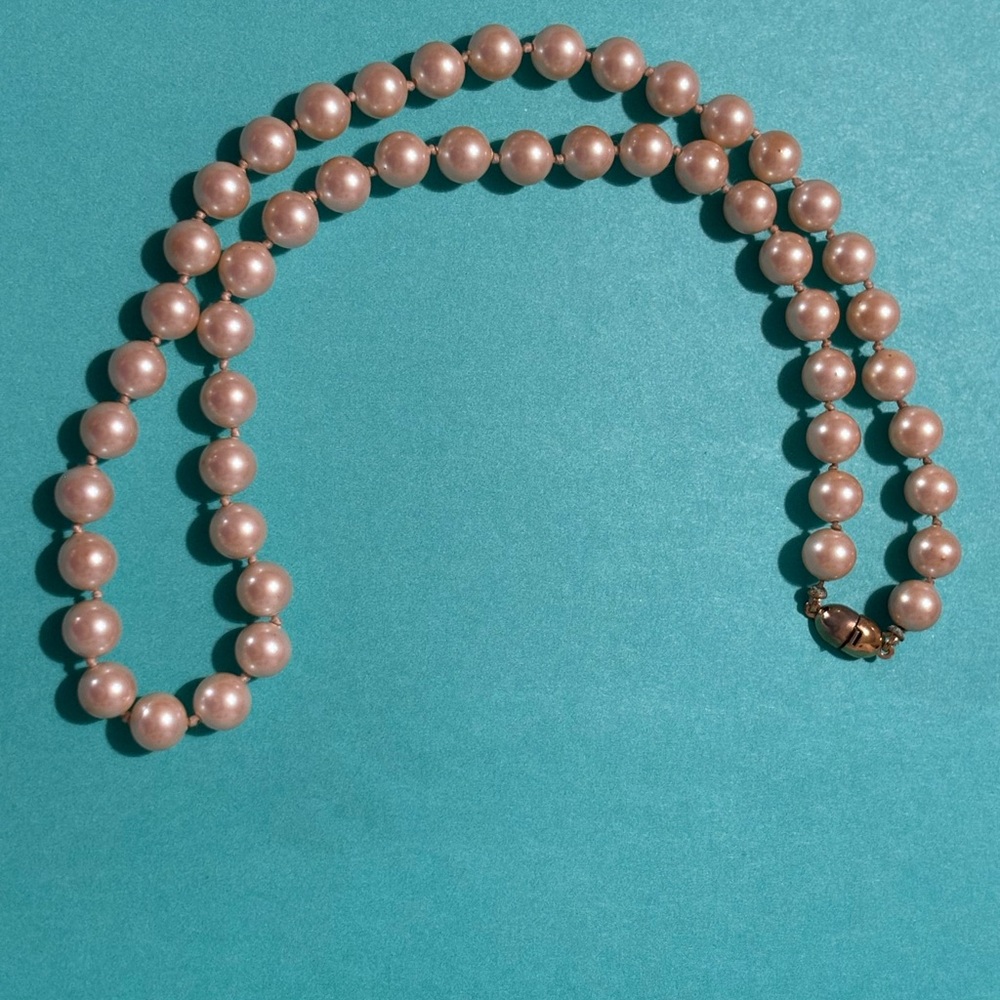Signed Monet Cream Faux Pearl knotted Necklace.Timeless & Elegant - Picture 12 of 16
